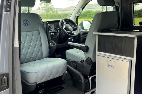 Volkswagen TRANSPORTER T28 LWB DIESEL 2.0 TDI 150 Highline Van DSG